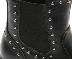 Bota Chelsea Cano Curto Tachas Preta