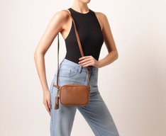 Bolsa Tiracolo Pequena Chaveiro Barbicacho Marrom