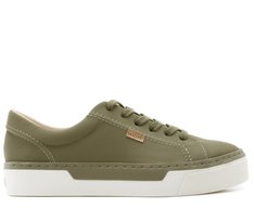 tênis com a sola alta