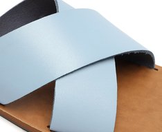 Rasteira Azul Blueberry Couro Tiras Cruzadas
