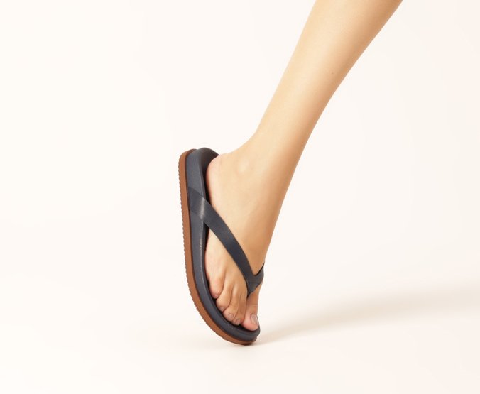 Chinelo Papete Couro com Tornozeleira Azul