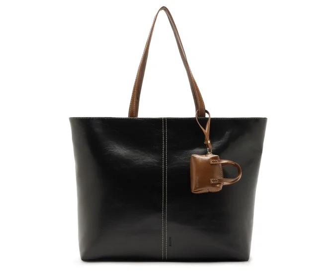 Bolsa Shopping com Bag Charm Preta