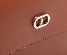 Bolsa Tiracolo Média Bolso Frontal Marrom