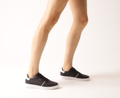 Tênis Detalhe Listra Lateral Preto E Branco