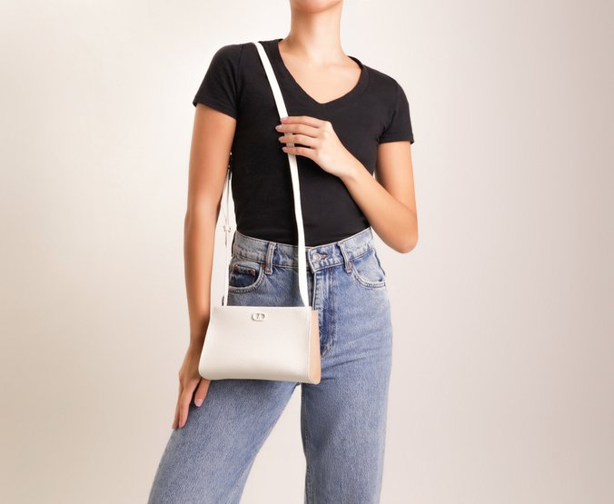 Bolsa Tiracolo Pequena Quadrada Floater Branca