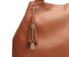 Bolsa Shopping Grande Pingente Marrom