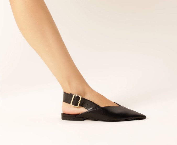 Sapatilha Slingback Bico Fino Fivela Preta