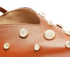 Sapatilha Slingback Maxi Tachas Marrom